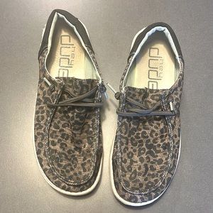 Women’s Wendy Hey Dudes, leopard print, size 8